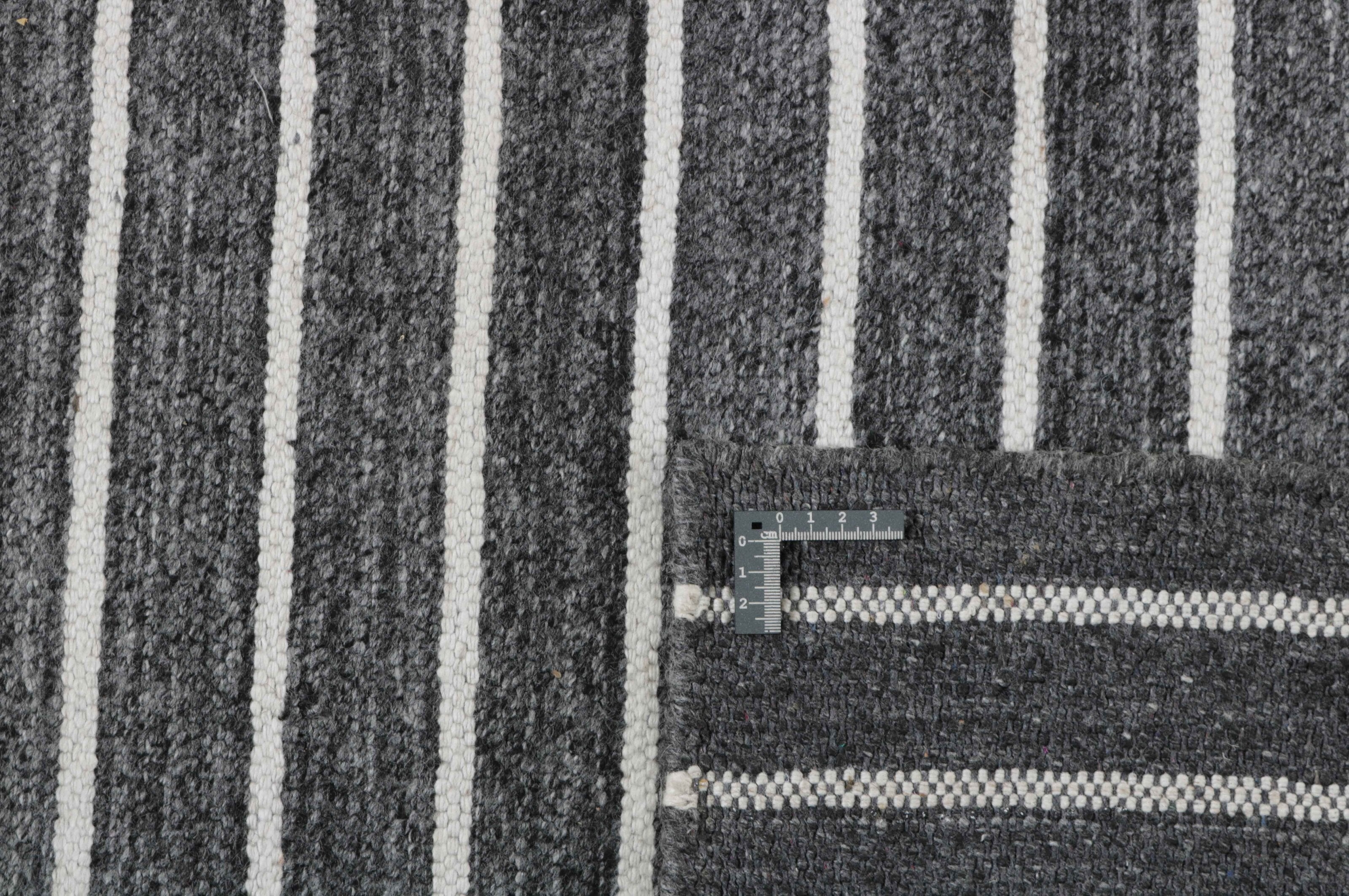 Exquisite Collection of Sophisticated Viscose Modern Rugs from India - Measuring 140 cm x 200 cm