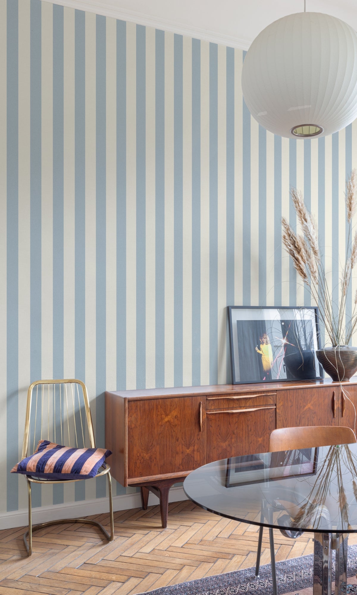 Stylish Blue Wallpaper with Simple Stripes - Model R7981