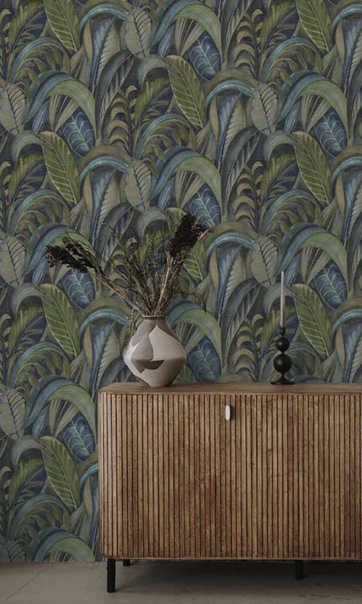 Stylish Navy Palm Leaf Textured Wallcovering R8419 for Residential and Commercial Spaces