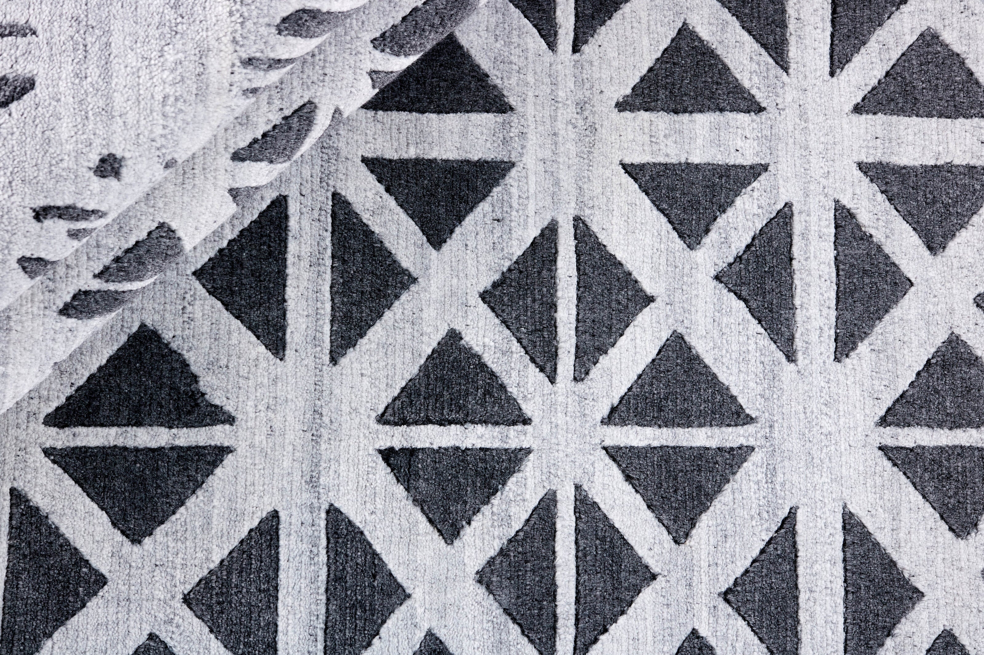 Shangri-La Collection: 140 cm x 200 cm Handmade Rugs with Kunlun Mountains - Inspired Patterns