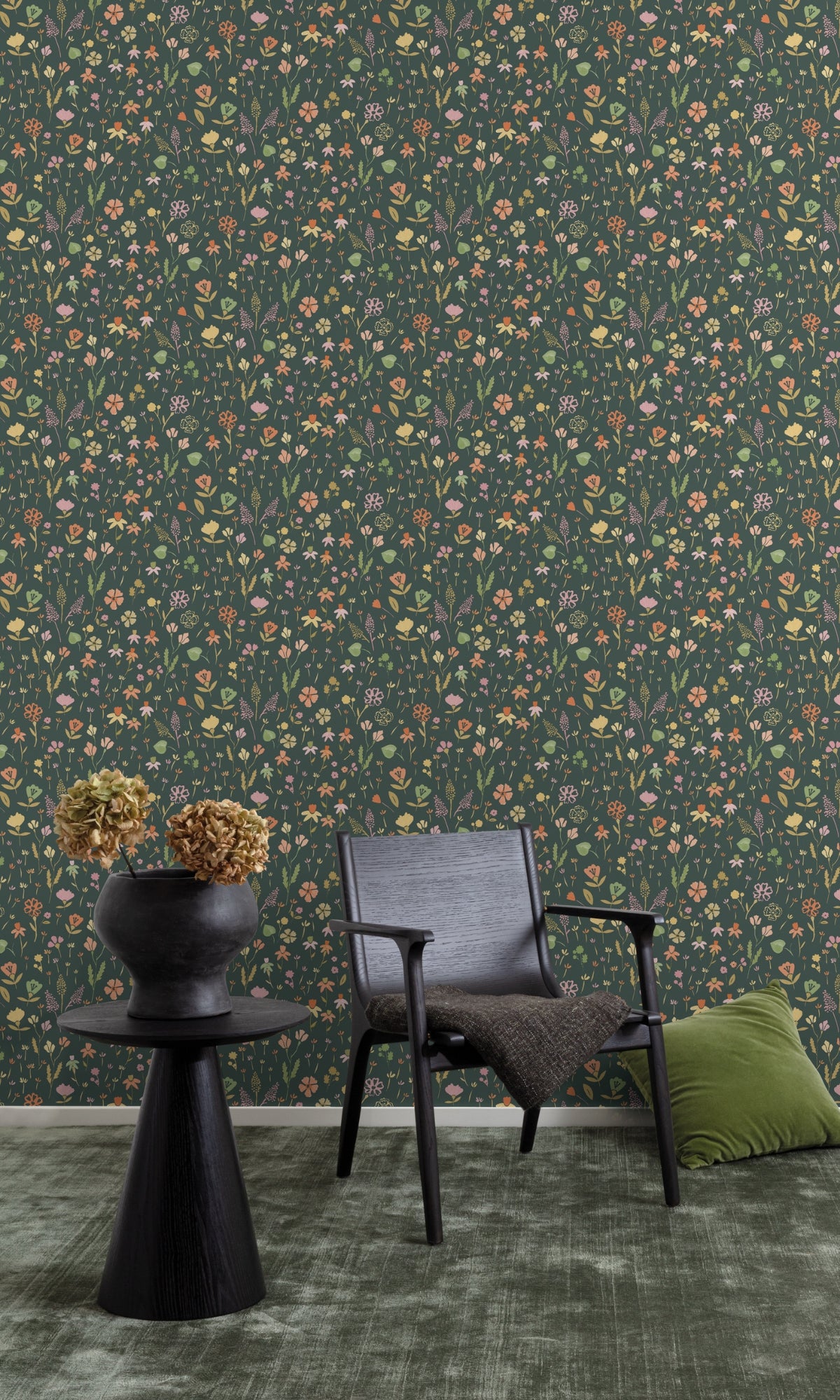 Stylish Black Floral Wallpaper with Minimalist Design R7975
