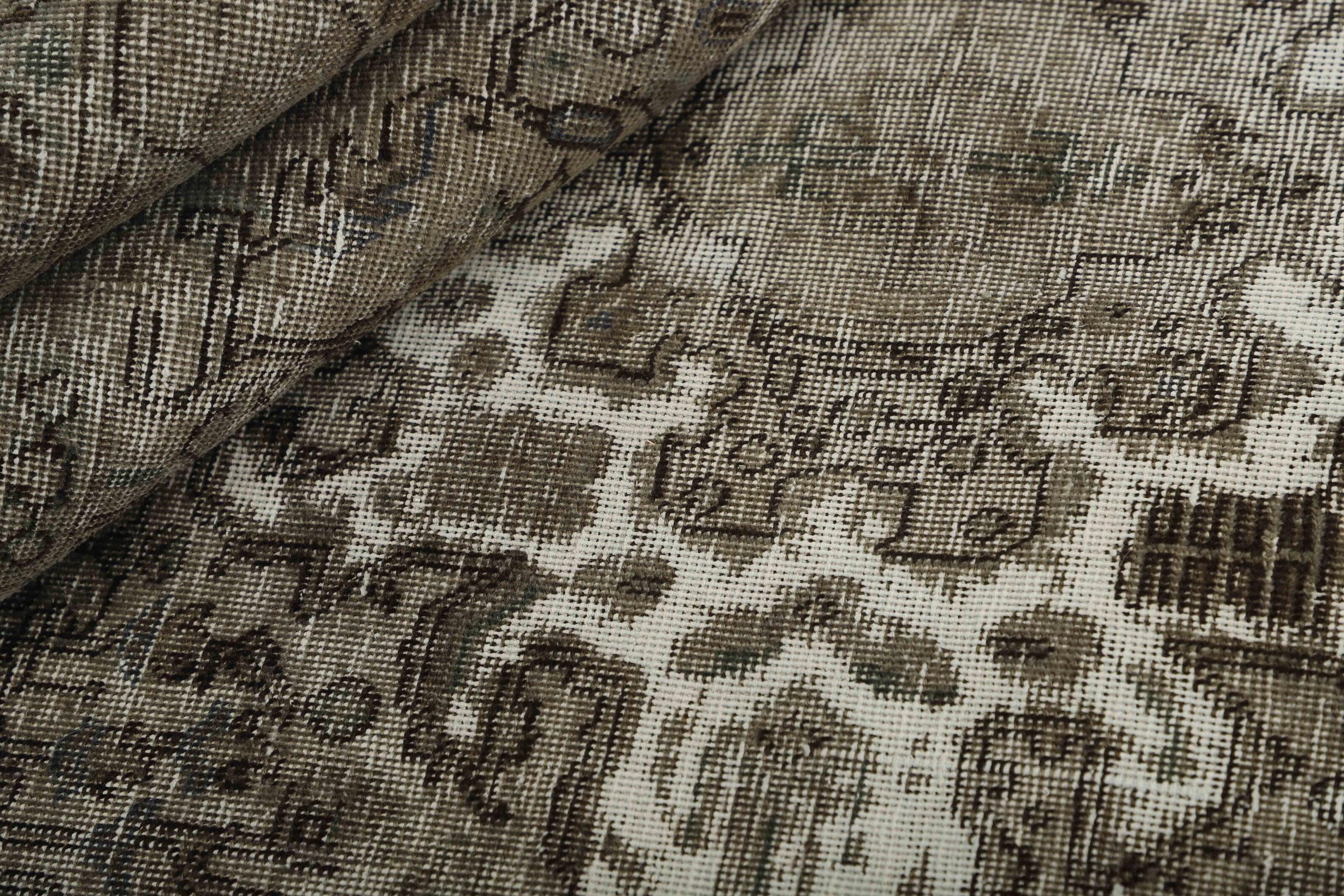 Antique Persian Hand-Knotted Vintage Royal Rugs in Stonewashed, Recoloured 198 cm x 290 cm