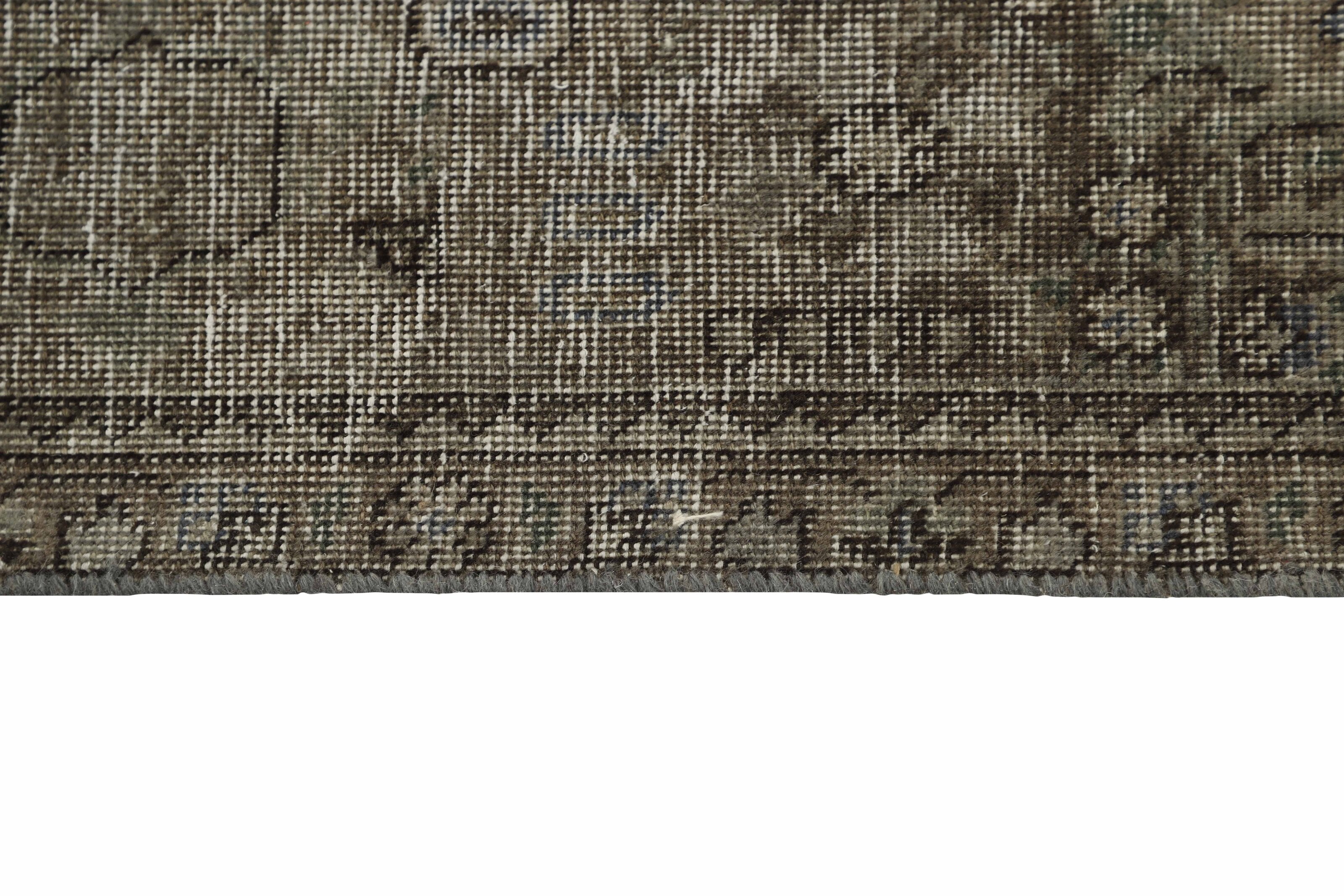 Antique Persian Hand-Knotted Vintage Royal Rugs in Stonewashed, Recoloured 198 cm x 290 cm