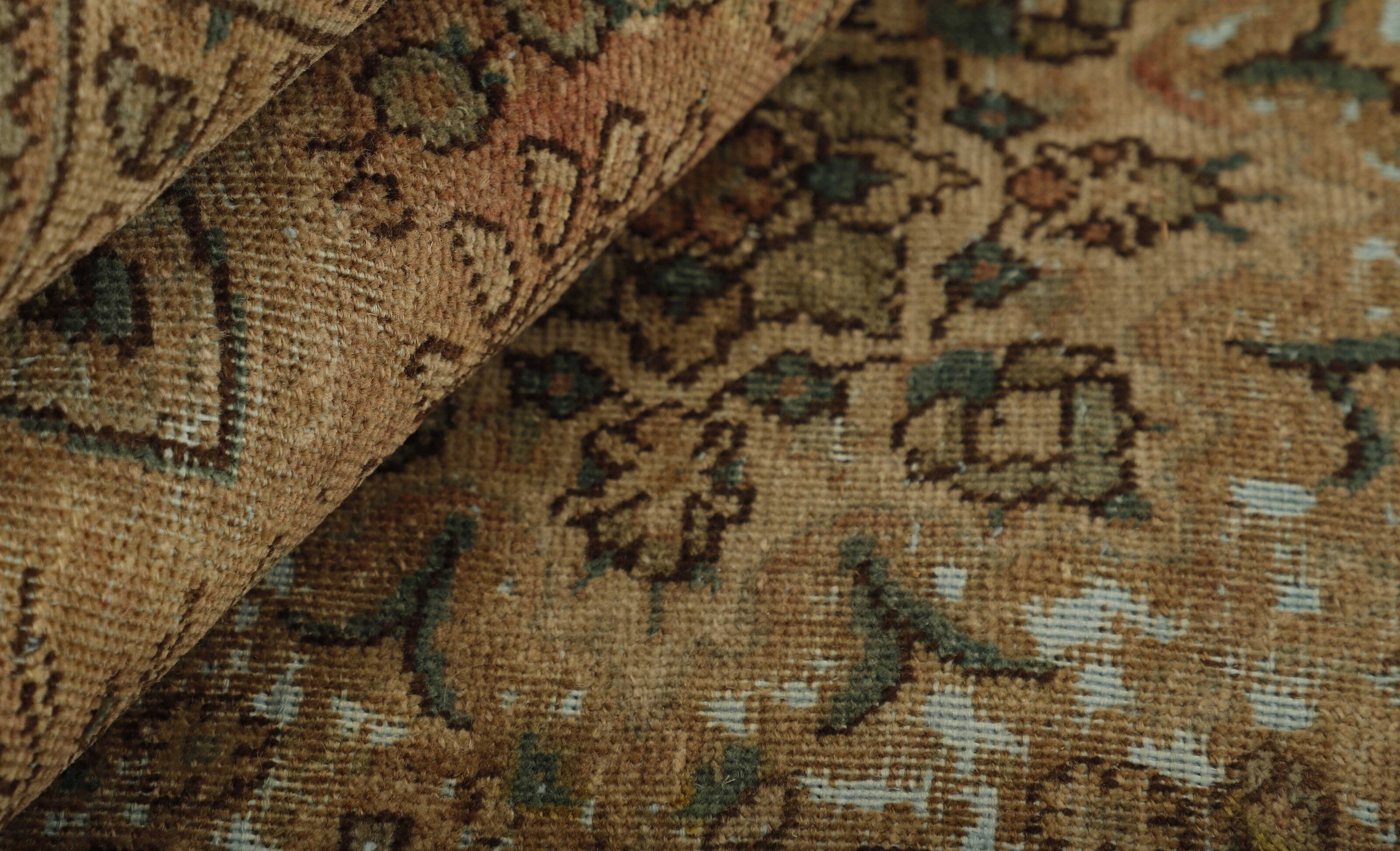 Vintage Royal Collection: Exquisite Antique Persian Hand - Knotted Floor Rugs with Stone - washed and Recolored Finishes, Measuring 187 cm x 273 cm